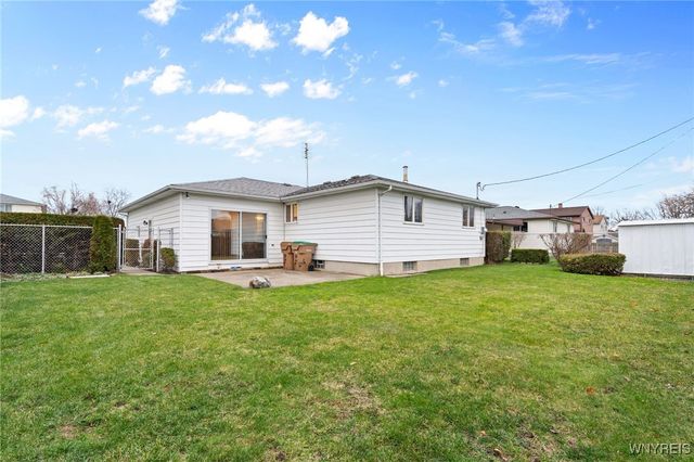 20 Fairoaks Lane, Cheektowaga, NY 14227