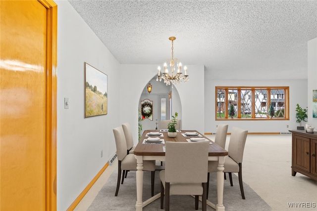 20 Fairoaks Lane, Cheektowaga, NY 14227