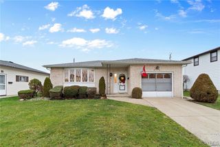 20 Fairoaks Lane, Cheektowaga, NY 14227