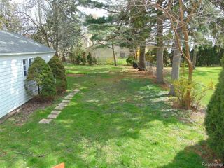 8460 Central, Center Line, MI 48015