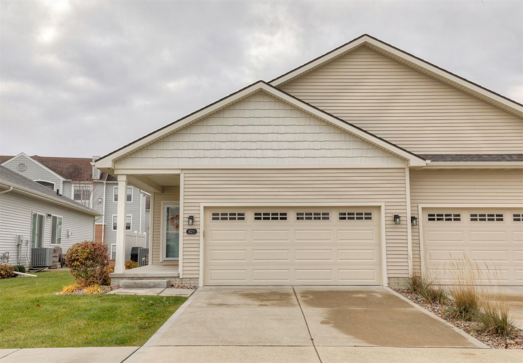 821 Sawgrass Drive, Norwalk, IA 50211