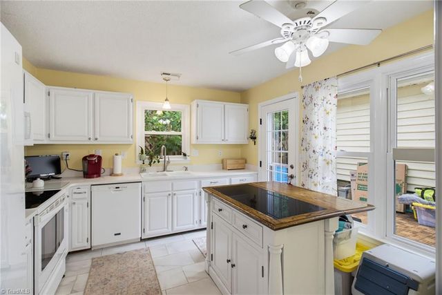 2522 Cottage Place, Greensboro, NC 27455