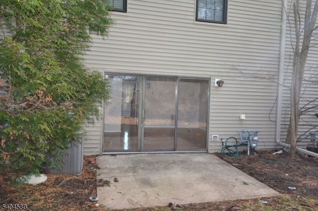 129 Hampton Ct, Franklin Twp., NJ 08873