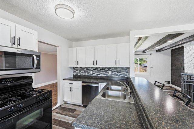 10050 Magnolia Street NW, Coon Rapids, MN 55433