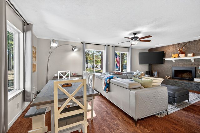 329 Comanche Drive, Lake Kiowa, TX 76240