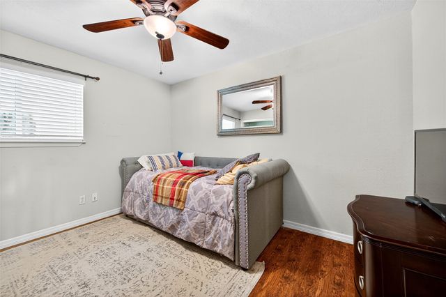 329 Comanche Drive, Lake Kiowa, TX 76240