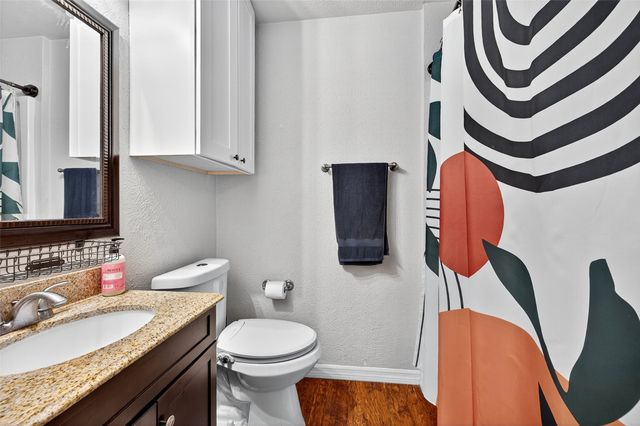 329 Comanche Drive, Lake Kiowa, TX 76240