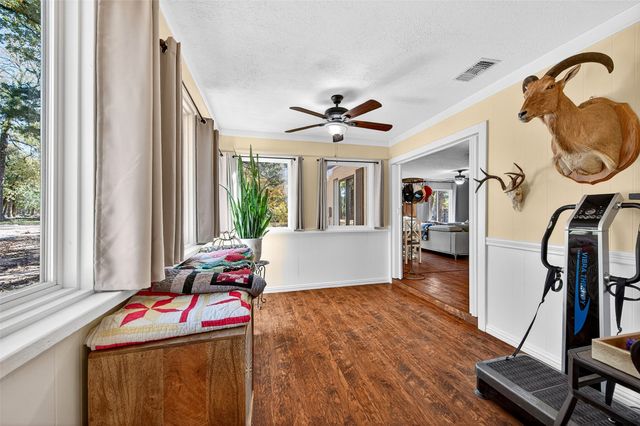 329 Comanche Drive, Lake Kiowa, TX 76240