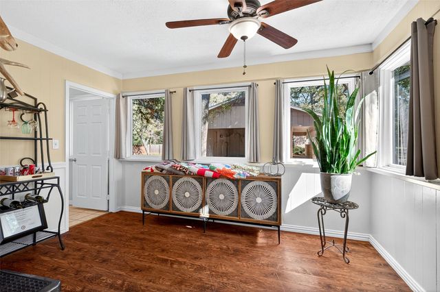 329 Comanche Drive, Lake Kiowa, TX 76240