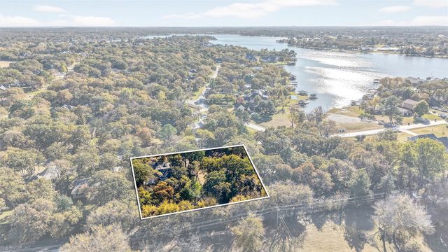 329 Comanche Drive, Lake Kiowa, TX 76240