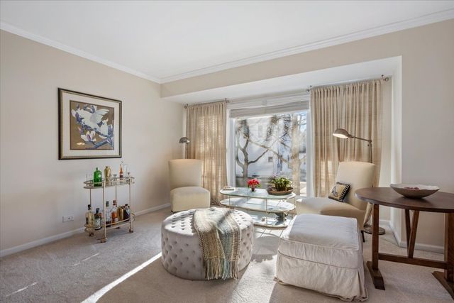 601 Ridge Road 202, Wilmette, IL 60091