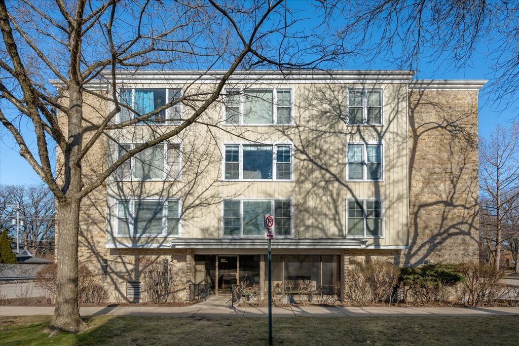 601 Ridge Road 202, Wilmette, IL 60091