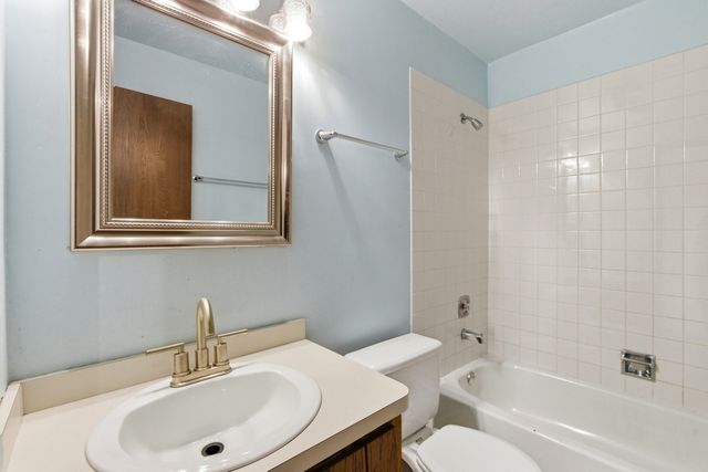 3821 W 123rd Street 301, Alsip, IL 60803