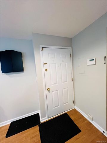 36 Greenridge Avenue 209, White Plains, NY 10605