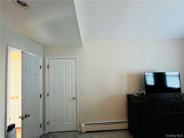 36 Greenridge Avenue 209, White Plains, NY 10605