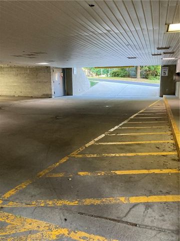 36 Greenridge Avenue 209, White Plains, NY 10605