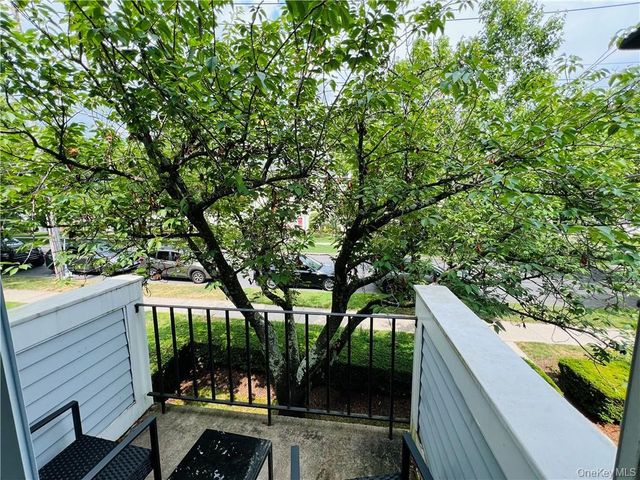 36 Greenridge Avenue 209, White Plains, NY 10605