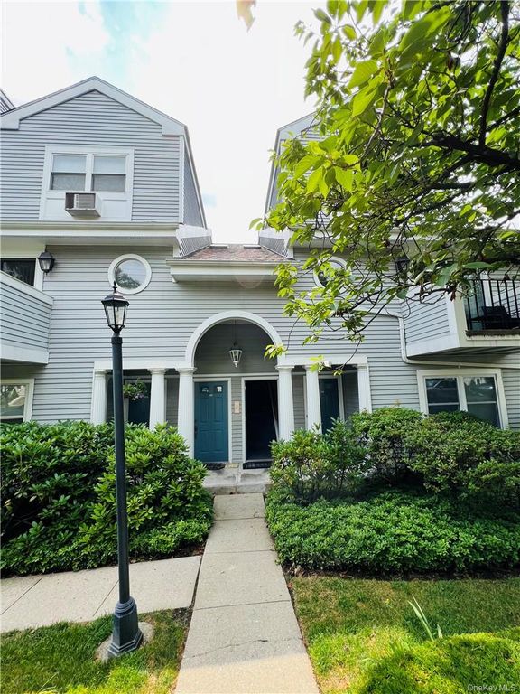 36 Greenridge Avenue 209, White Plains, NY 10605