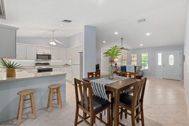 521 Jeffrey Dr, St Augustine, FL 32086