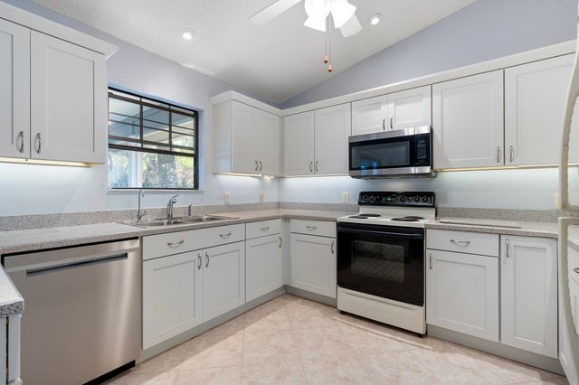 521 Jeffrey Dr, St Augustine, FL 32086