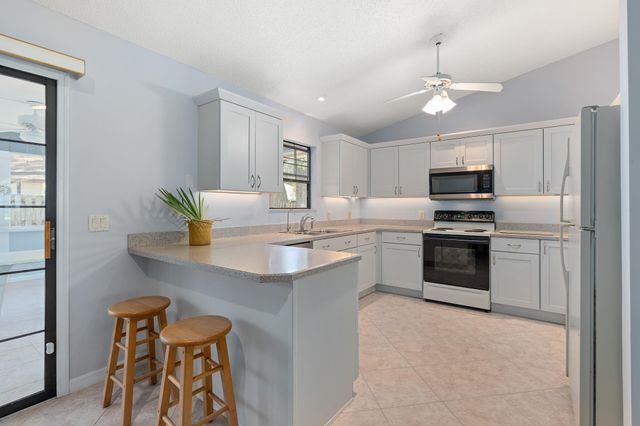 521 Jeffrey Dr, St Augustine, FL 32086