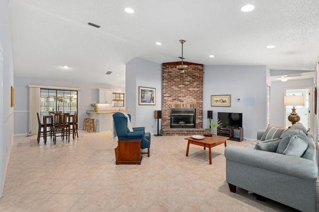 521 Jeffrey Dr, St Augustine, FL 32086