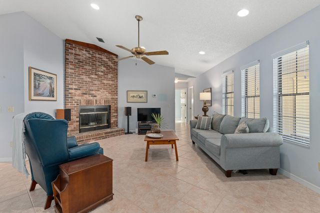 521 Jeffrey Dr, St Augustine, FL 32086