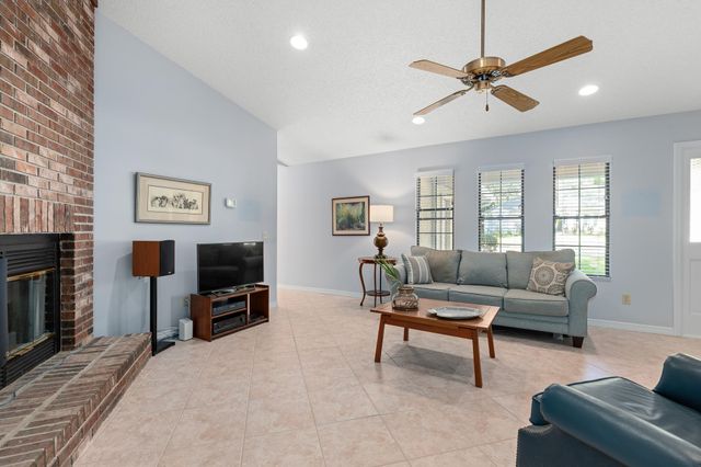 521 Jeffrey Dr, St Augustine, FL 32086