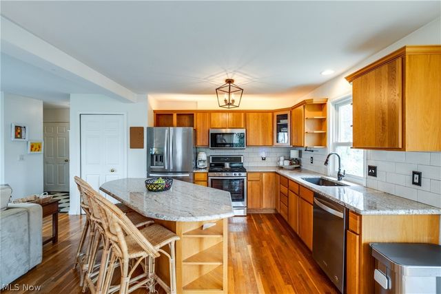 7156 Holzhauer Road, Sagamore Hills, OH 44067