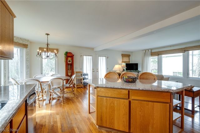 7156 Holzhauer Road, Sagamore Hills, OH 44067