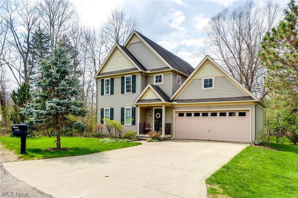 7156 Holzhauer Road, Sagamore Hills, OH 44067