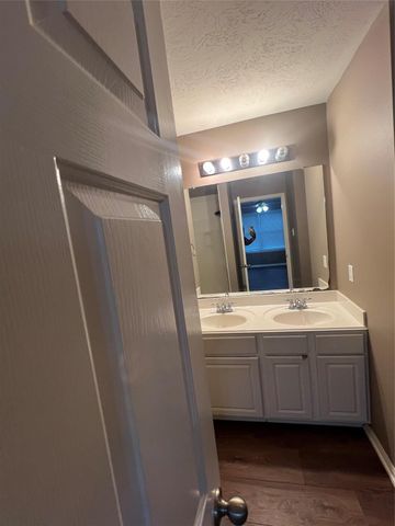 1147 Eden Park Lane, Houston, TX 77018