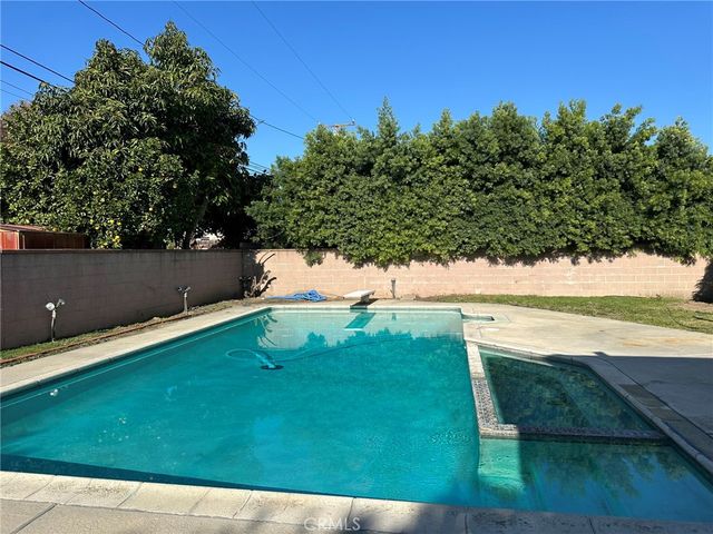 9519 La Reina, Downey, CA 90240