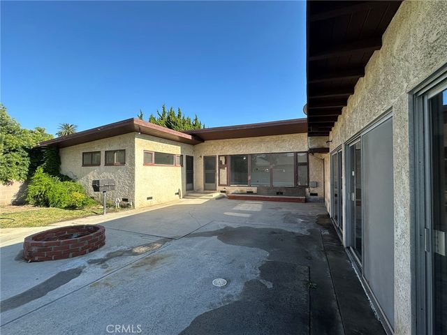 9519 La Reina, Downey, CA 90240