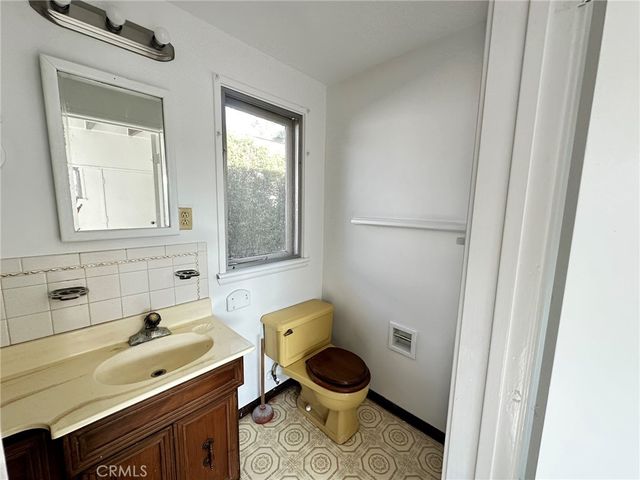 9519 La Reina, Downey, CA 90240