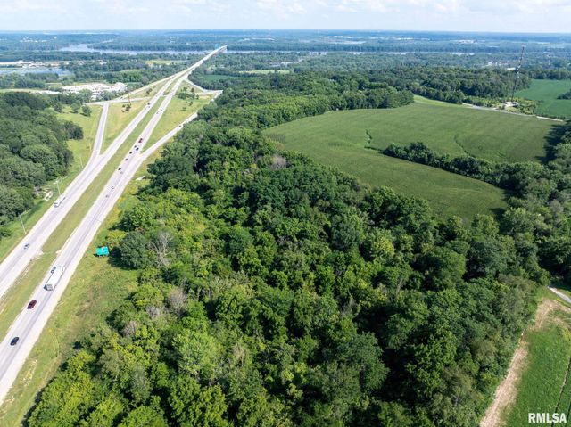 5418 CHAPEL HILL Road, Davenport, IA 52802