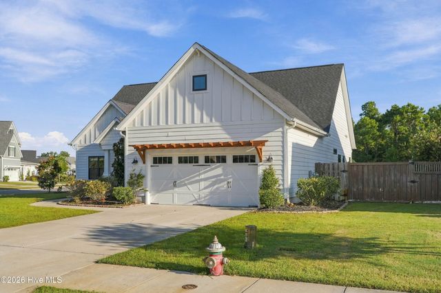 11 Lemongrass Court, Hampstead, NC 28443