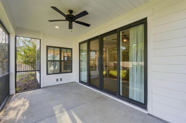 11 Lemongrass Court, Hampstead, NC 28443