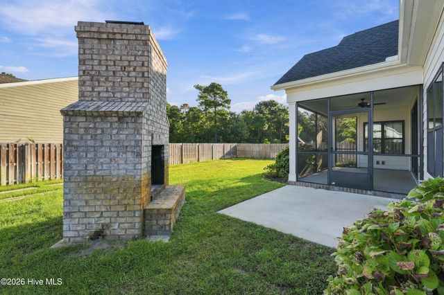 11 Lemongrass Court, Hampstead, NC 28443