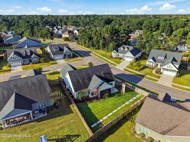 11 Lemongrass Court, Hampstead, NC 28443