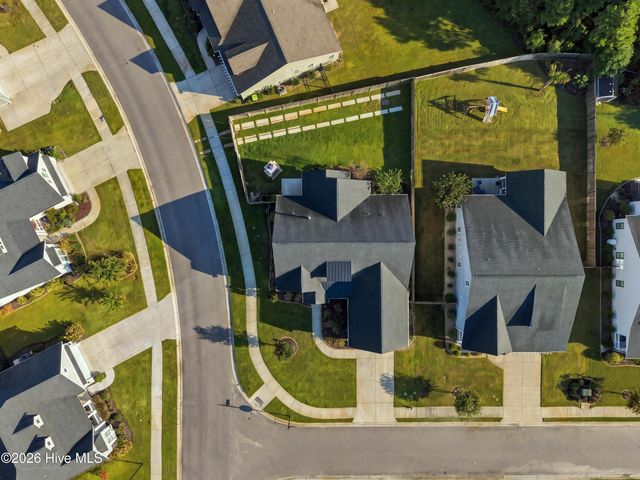11 Lemongrass Court, Hampstead, NC 28443