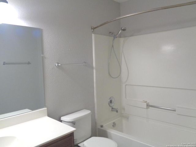 9939 Misty Plain, San Antonio, TX 78245