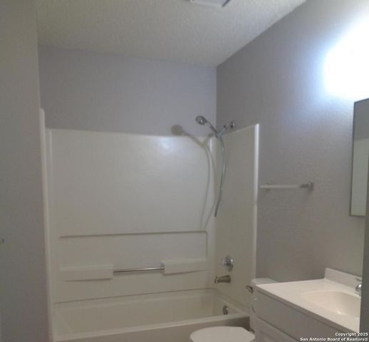 9939 Misty Plain, San Antonio, TX 78245