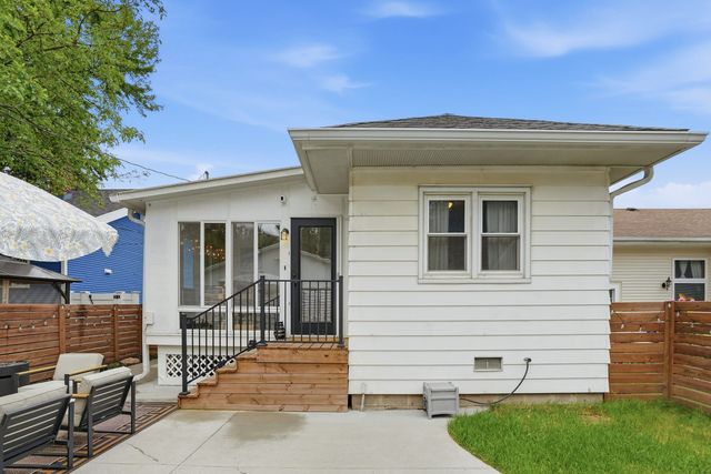 2431 14th Avenue, Moline, IL 61265