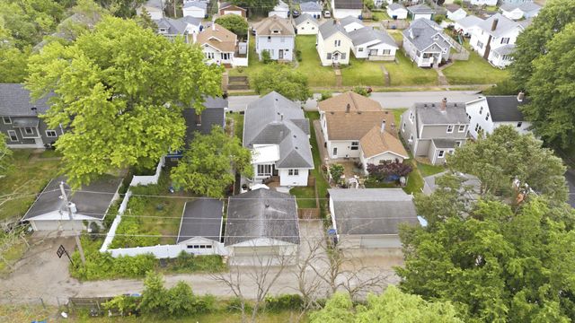 2431 14th Avenue, Moline, IL 61265