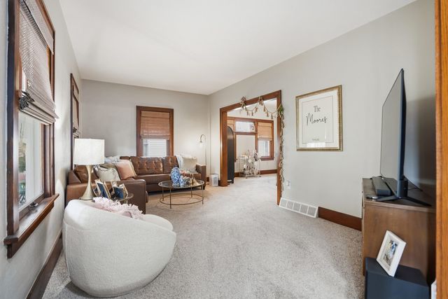 2431 14th Avenue, Moline, IL 61265
