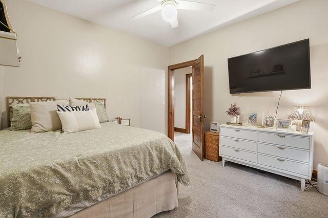 2431 14th Avenue, Moline, IL 61265