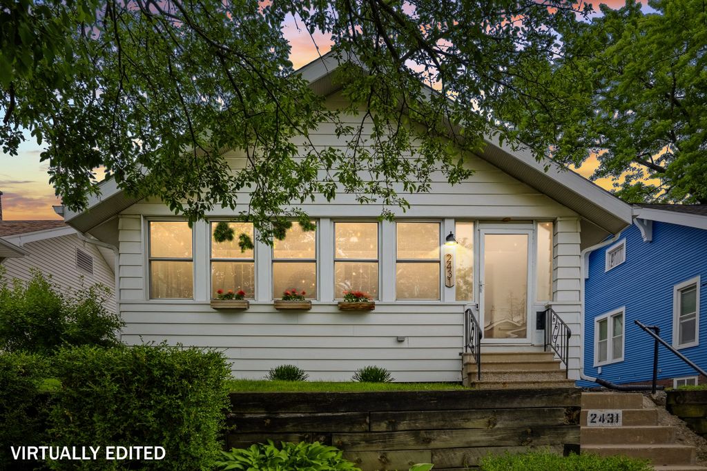 2431 14th Avenue, Moline, IL 61265