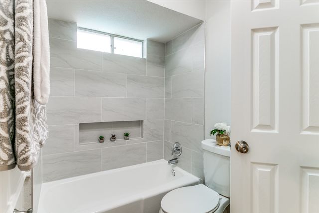 2261 Woodcreek, Carrollton, TX 75006