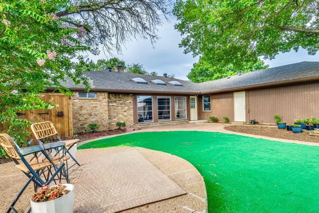 2261 Woodcreek, Carrollton, TX 75006